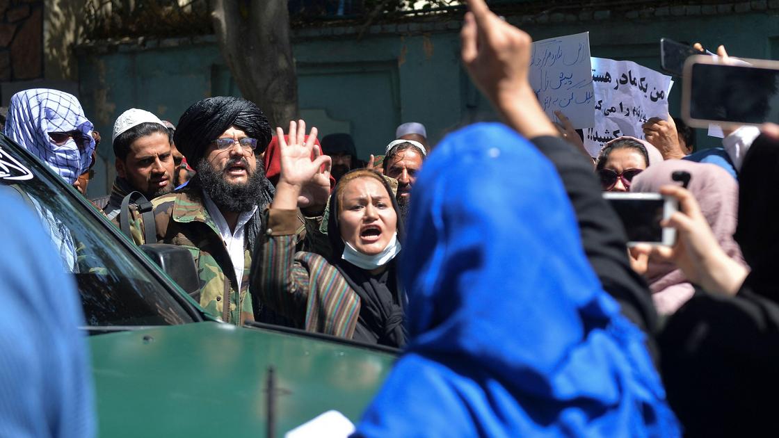 Женщины вышли протестовать в Кабуле