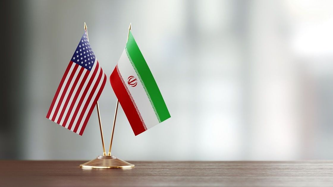 Флаги Ирана и США