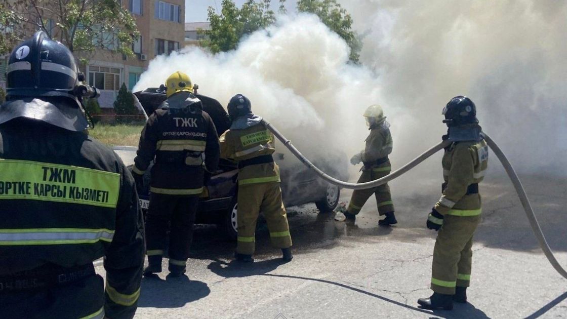 Автомобиль загорелся в Таразе
