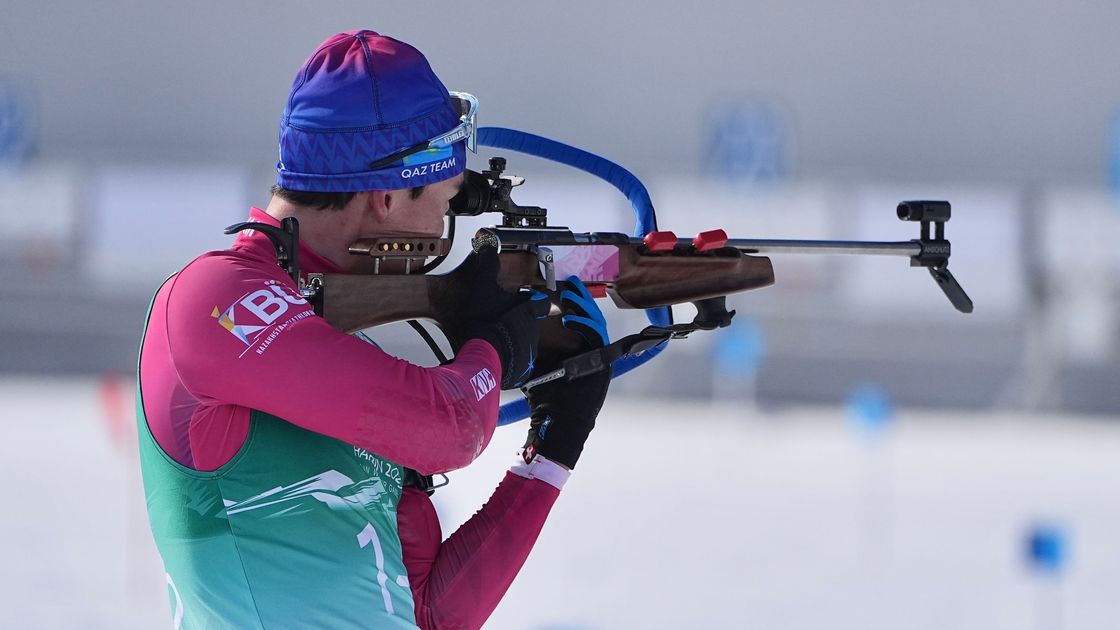 Казахстанский биатлонист Асет Дюсенов