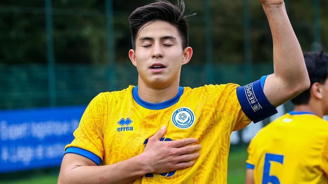 Казахстанский футболист Дастан Сатпаев