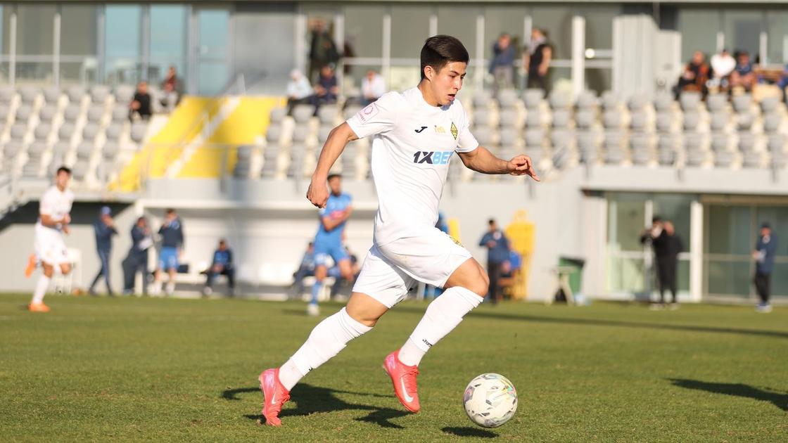 Казахстанский футболист Дастан Сатпаев