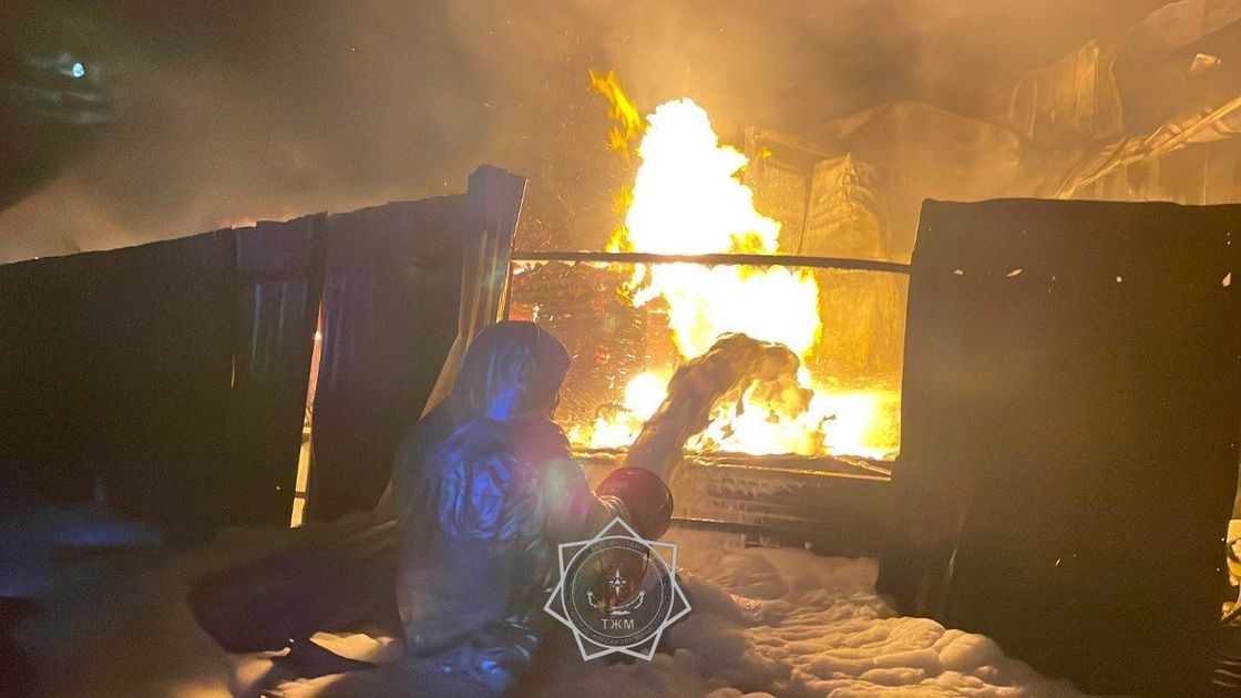 Пожар на автомойке в Семее