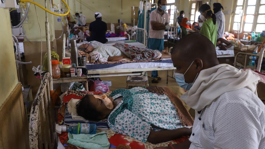 Больные в больнице в Индии