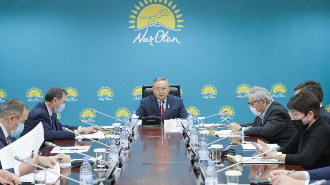Заседание республиканского общественного совета по противодействию коррупции при партии Nur Otan