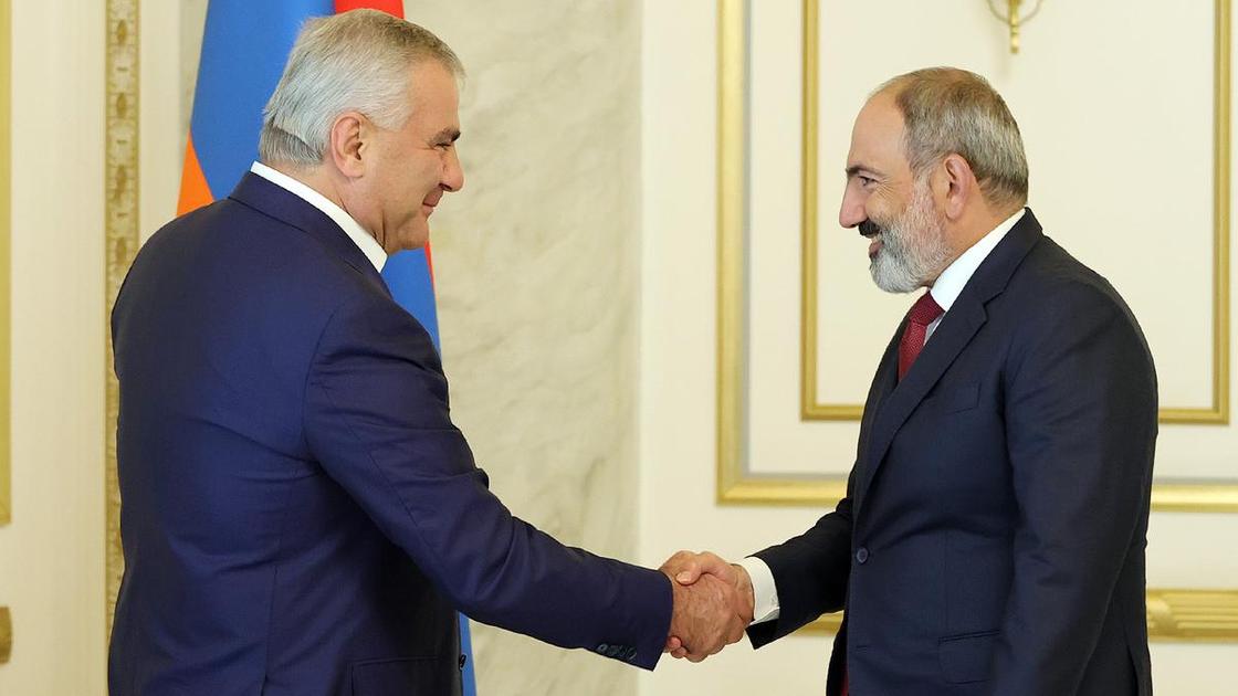 Самвел Карапетян и Никол Пашинян