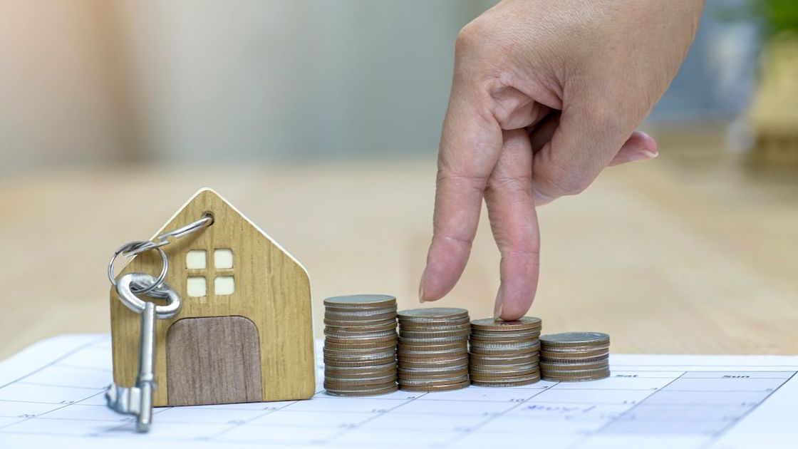 Монеты и брелок