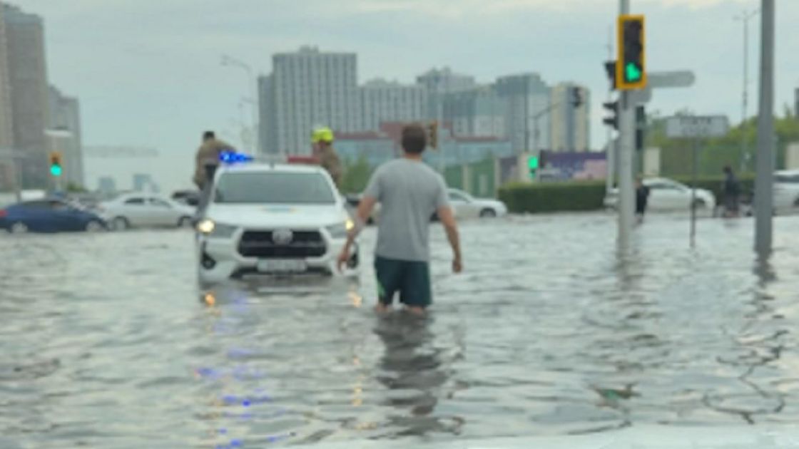 Машины в воде