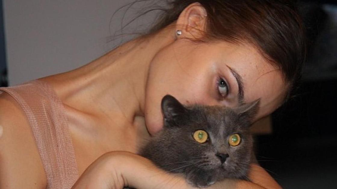 Алена Водонаева с котом