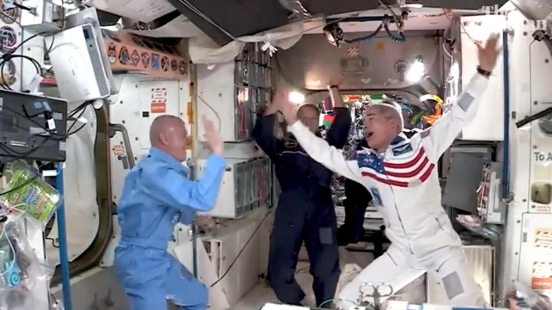 Астронавты устроили соревнования в космосе