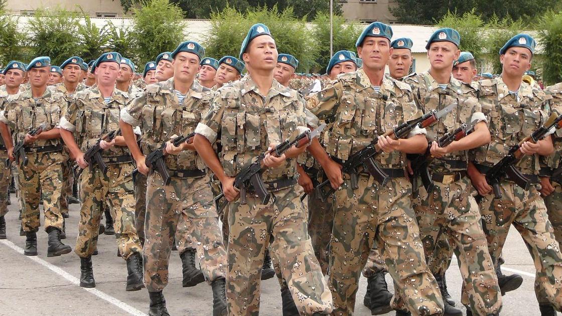Десантники в строю Десантники в строю