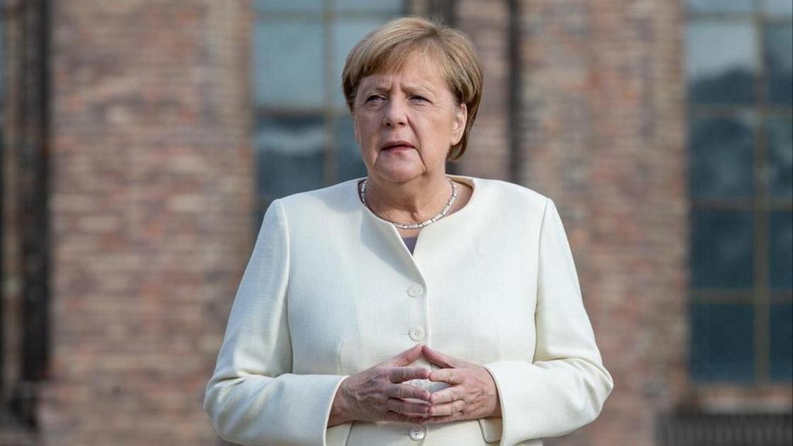 Меркель1