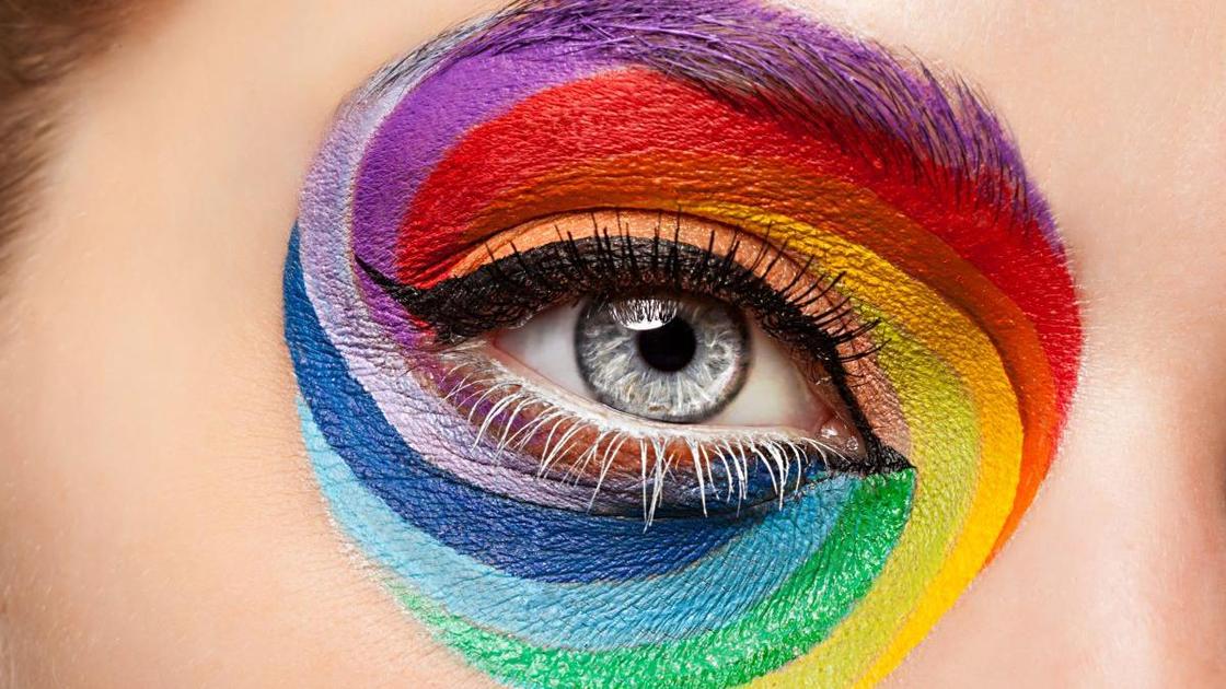 Футуристический макияж глаза