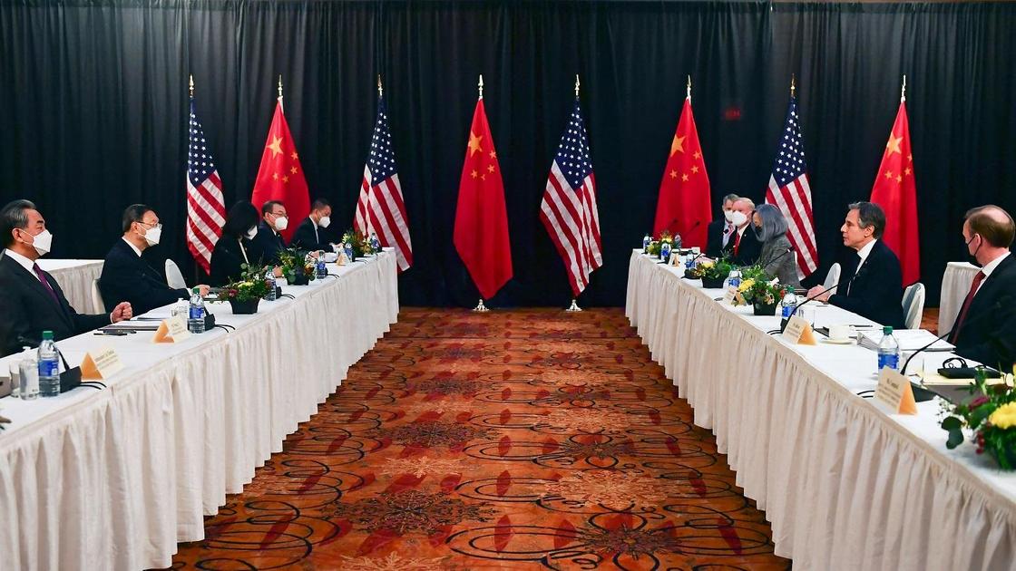 Переговоры США и Китая на Аляске