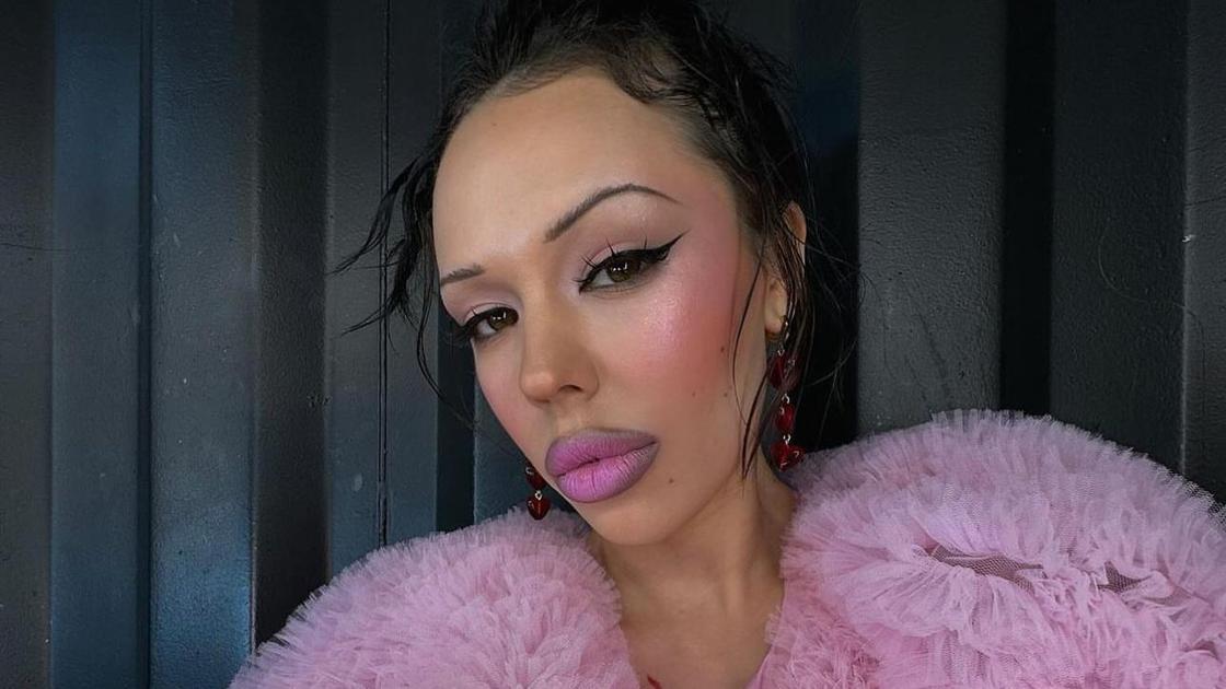 Kiliana певица кто. Певица morzza. Aylina певица. M. A.