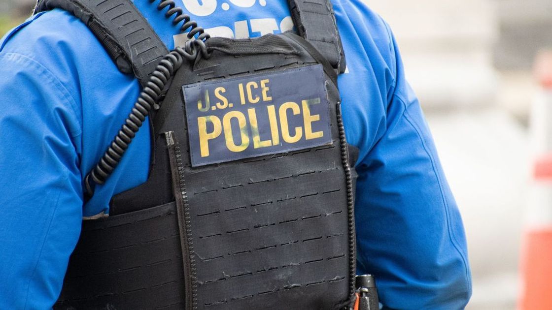 ICE қызметкері