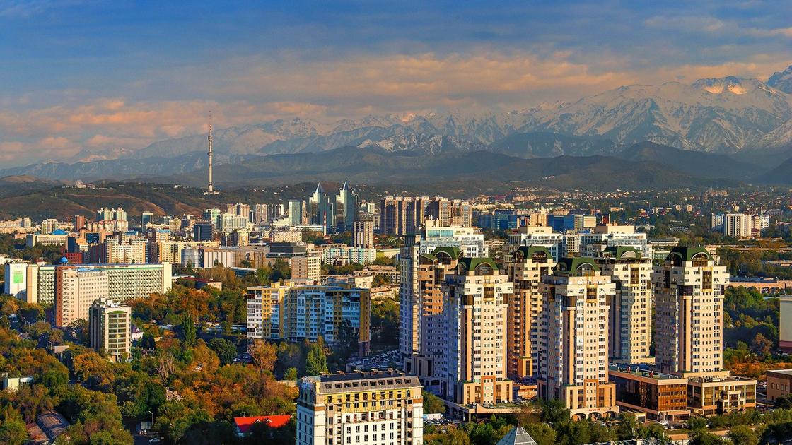 Вид на Алматы