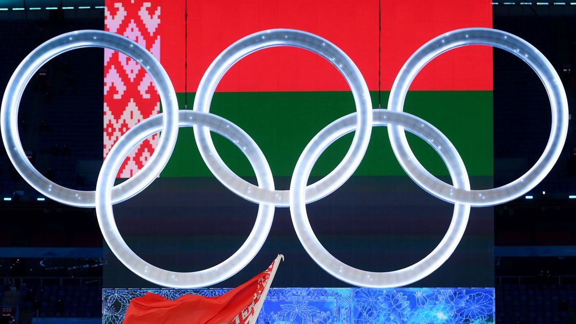 Флаг Беларуси и олимпийские кольца