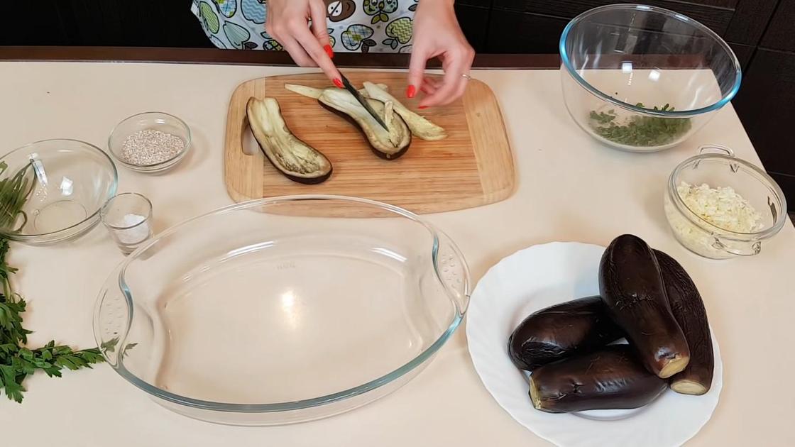 The pulp is cut from the eggplant