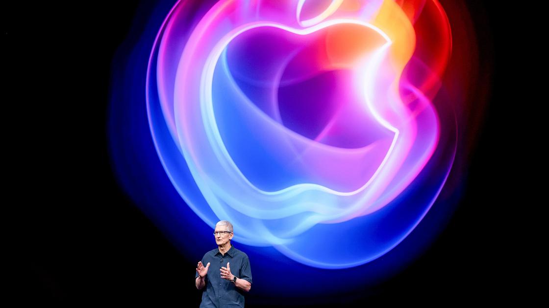 Тим Кук на презентации Apple