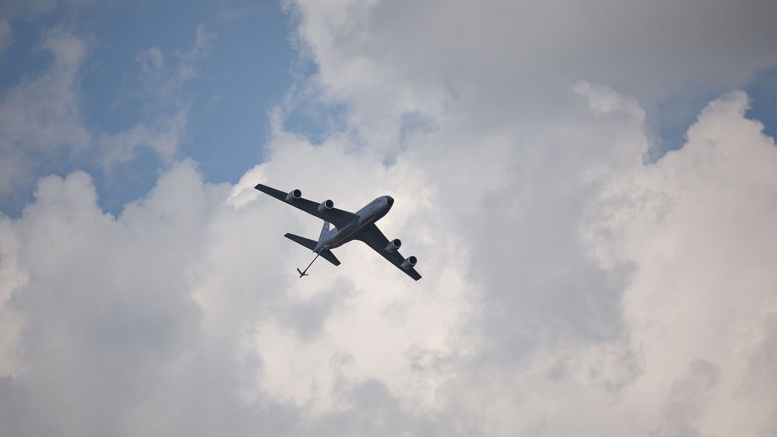 Самолет КС-135