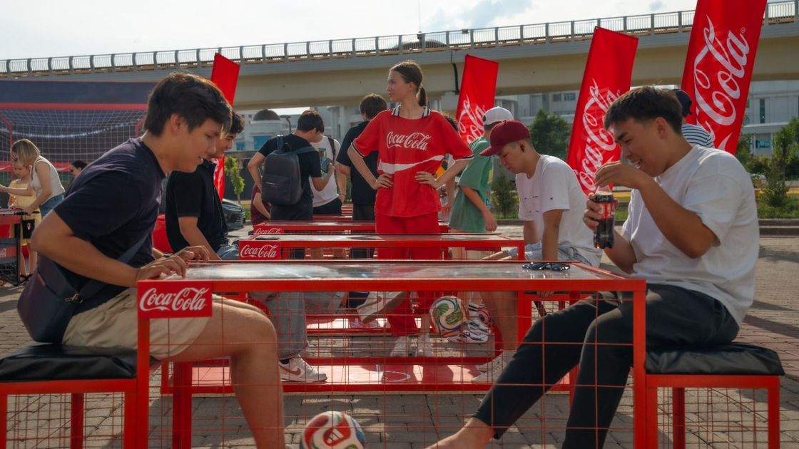 Масштабная кампания "Еще больше эмоций с Coca-Cola"