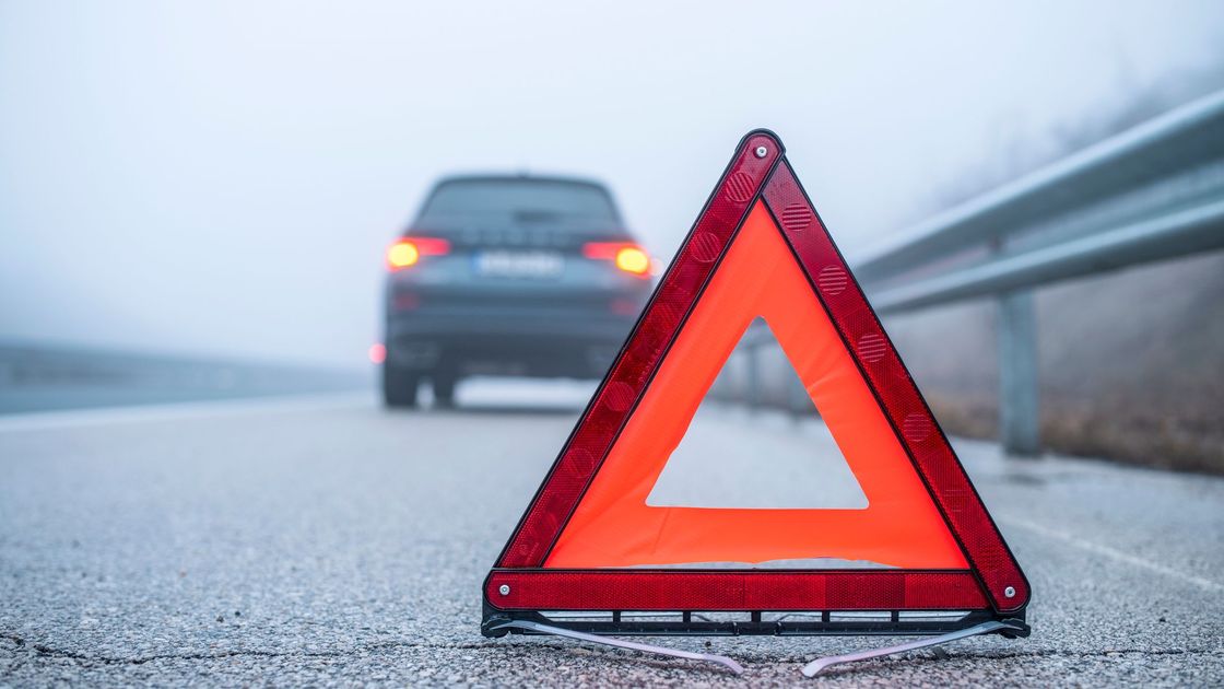 Знак ДТП на дороге