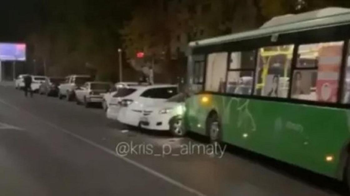 Алматыдағы жол апаты