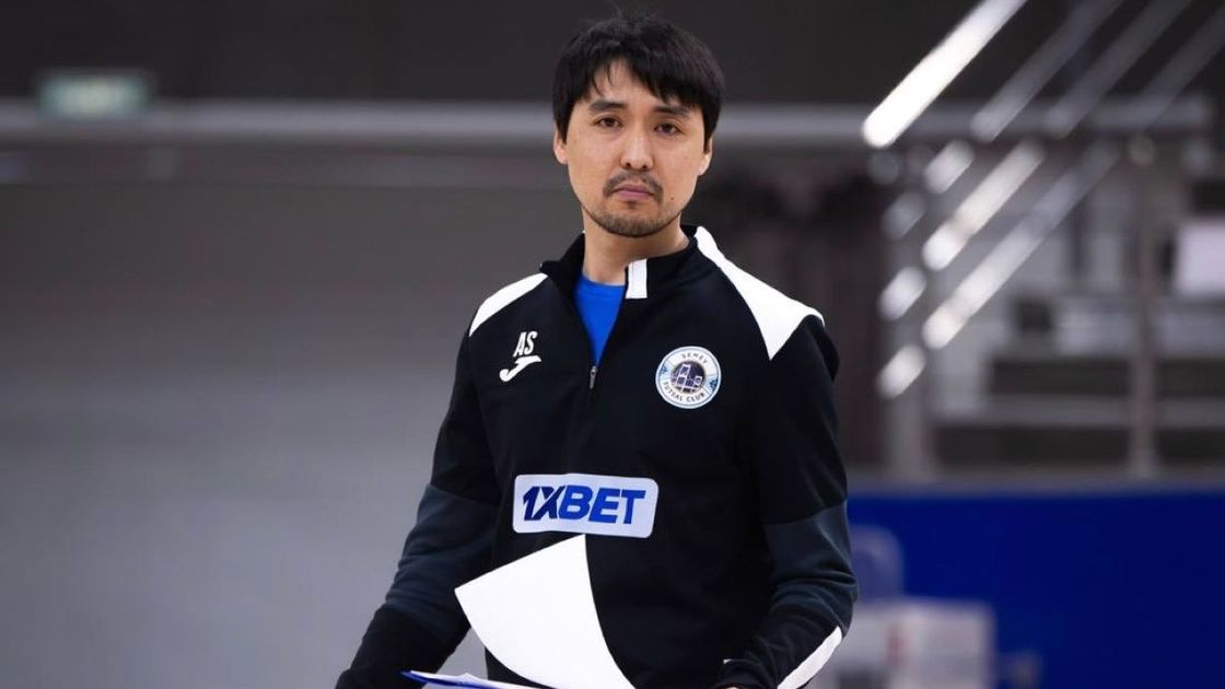 Казахстанский тренер Аслан Смаков