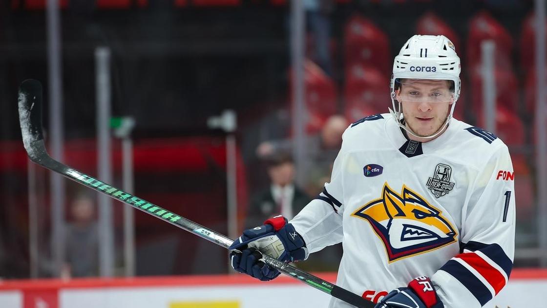 Казахстанский хоккеист Никита Михайлис