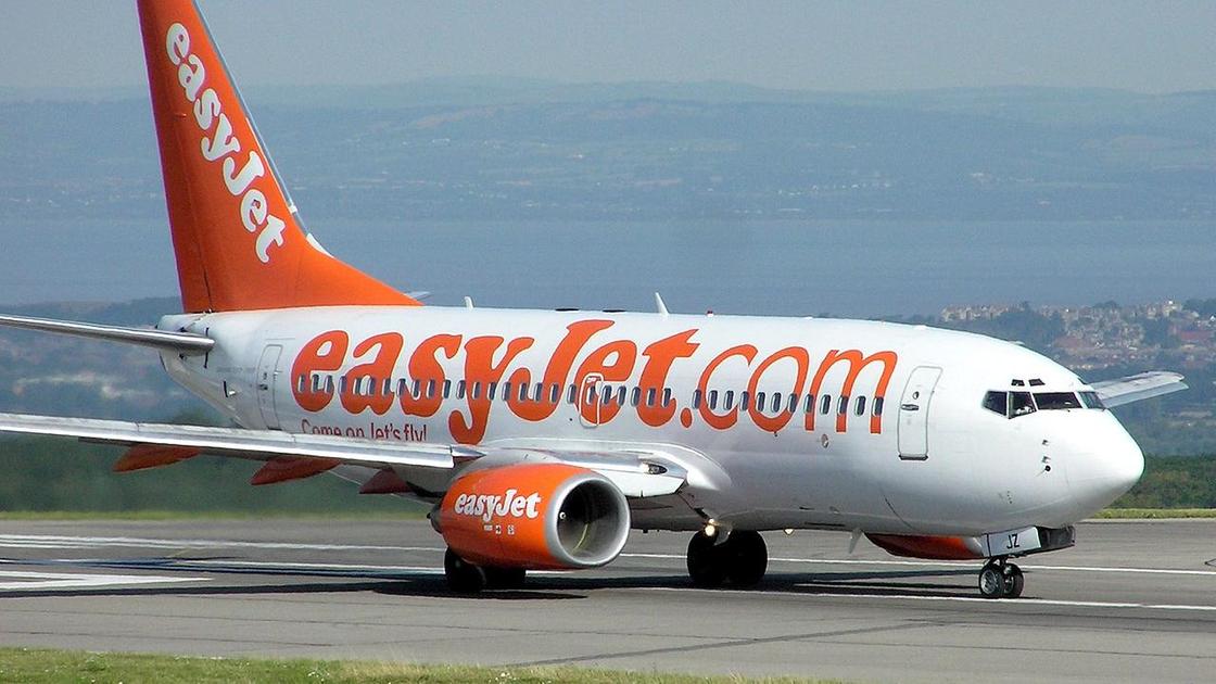 Самолет EasyJet