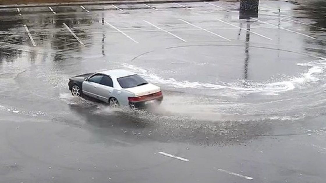 Автомобиль