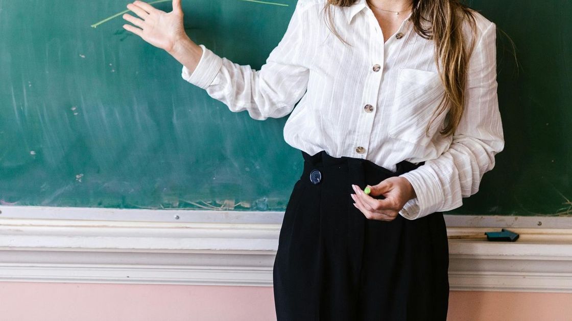 Учительница