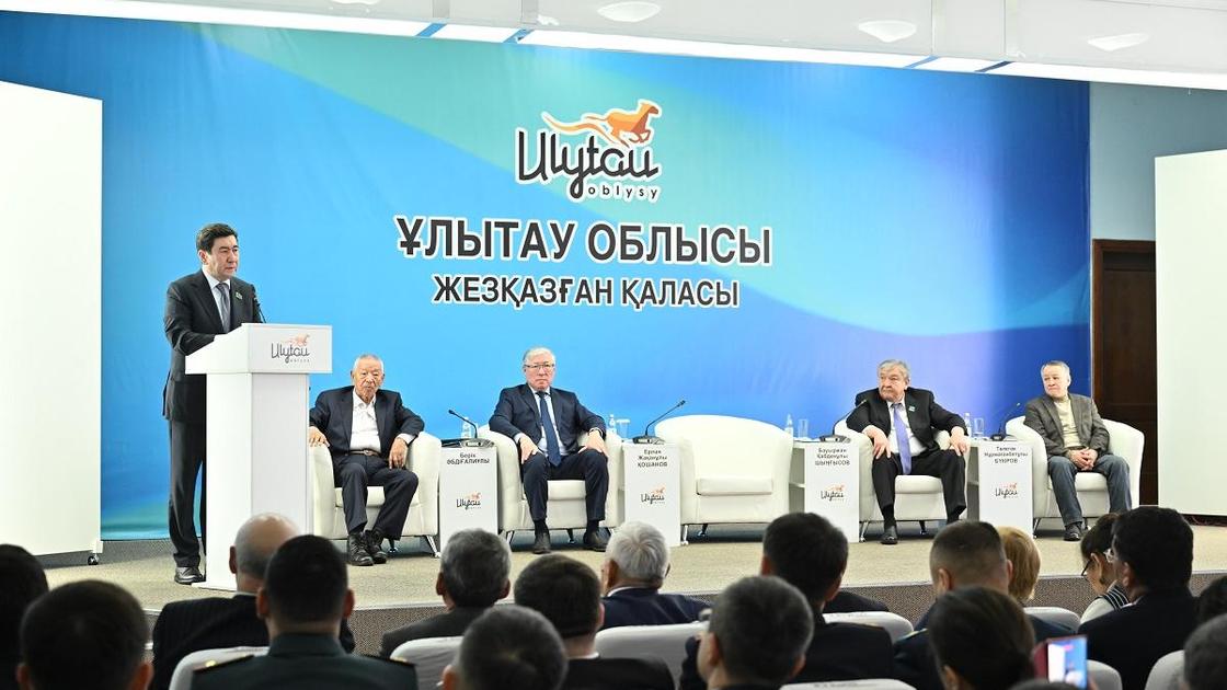 Спикер мажилиса спустился в забой на шахте Анненская
