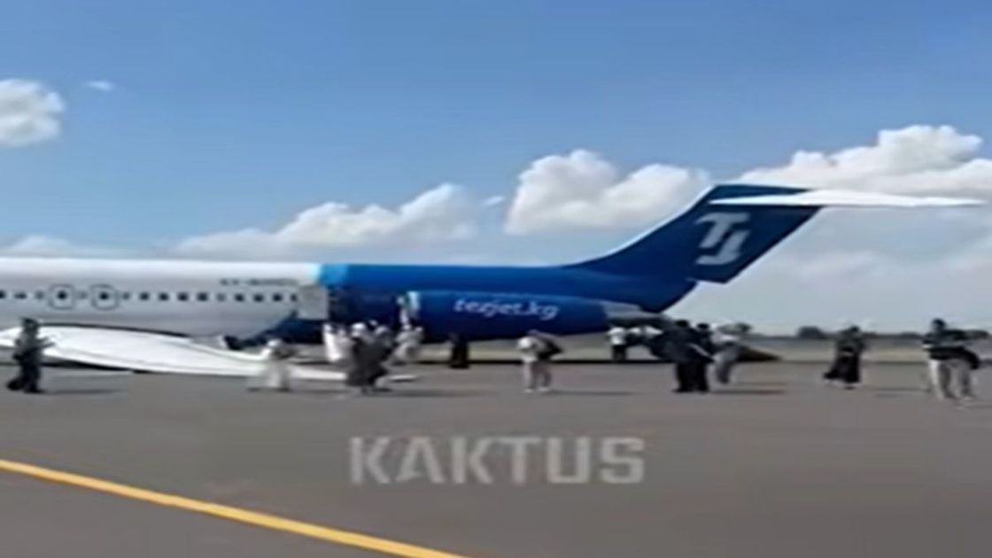 Самолет завалился набок
