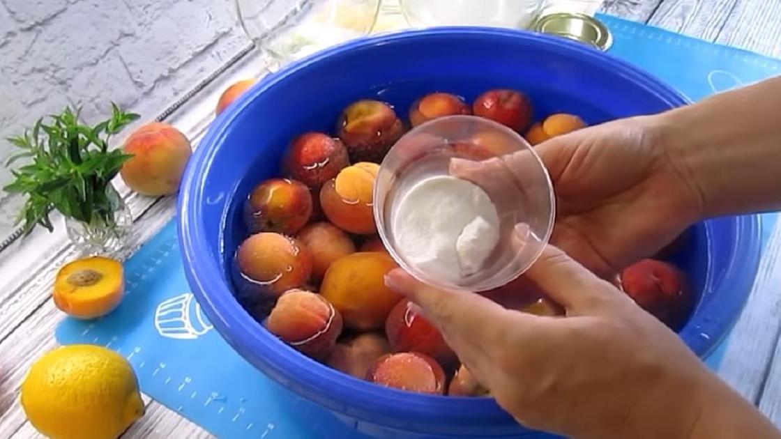 Замачивание с содой персиков