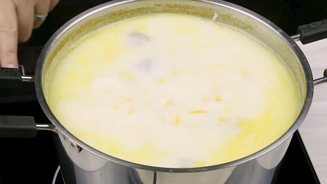 Суп с сыром готов