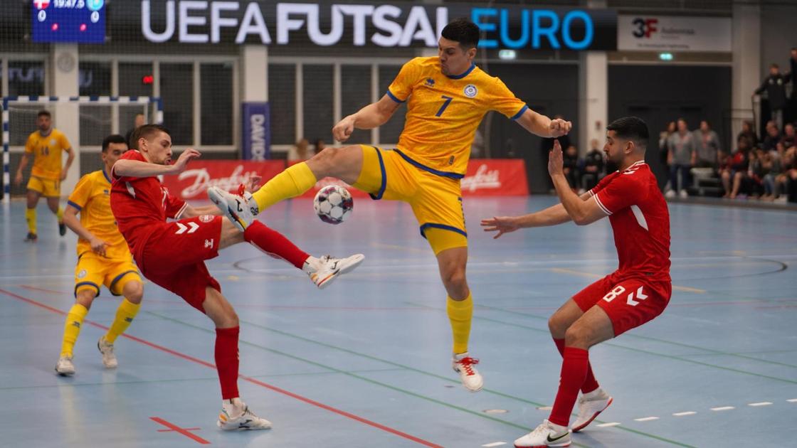 Матч сборных Дании и Казахстана по футзалу