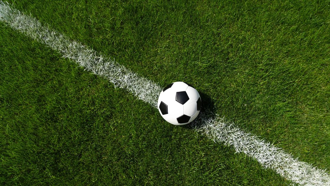 Футбольное поле