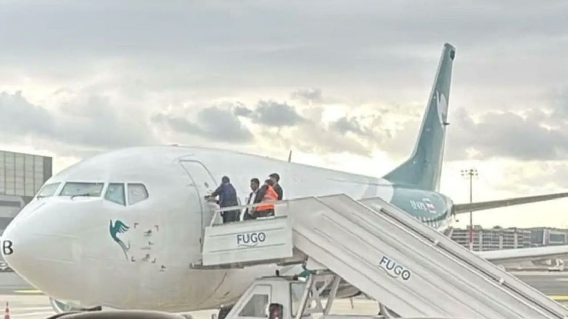Самолет Caspian Airlines