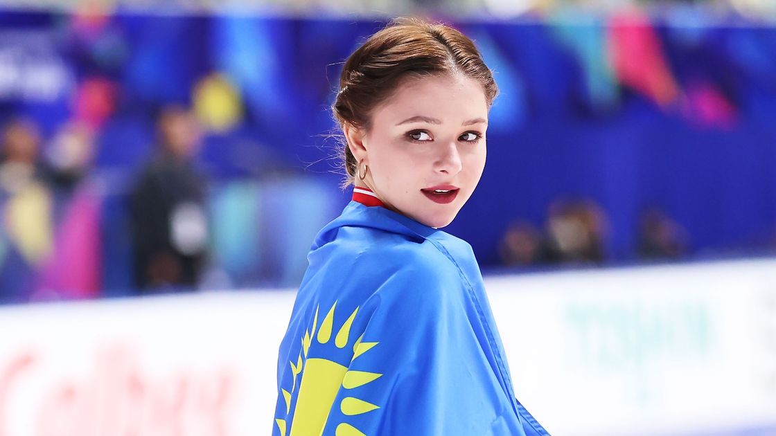Казахстанская фигуристка Софья Самоделкина