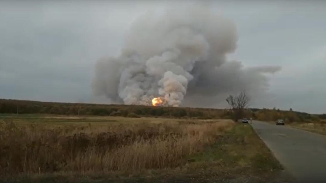 Пожар на складе артиллерийский боеприпасов под Рязанью Пожар на складе артиллерийский боеприпасов под Рязанью
