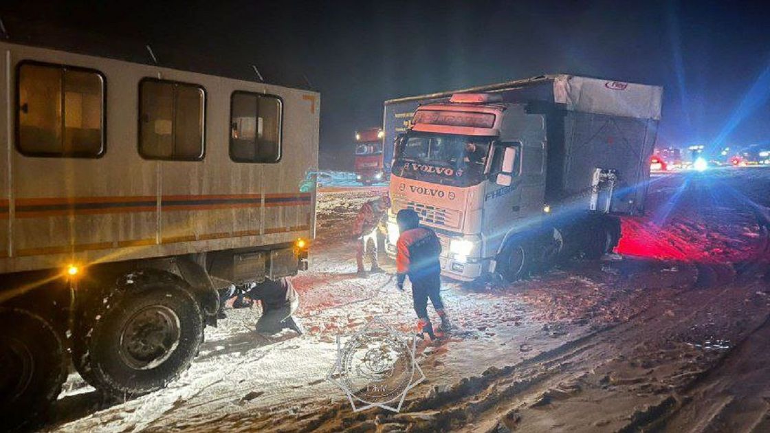 Спасатели на месте происшествия