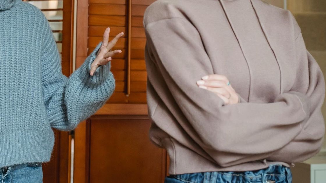 Две женщины