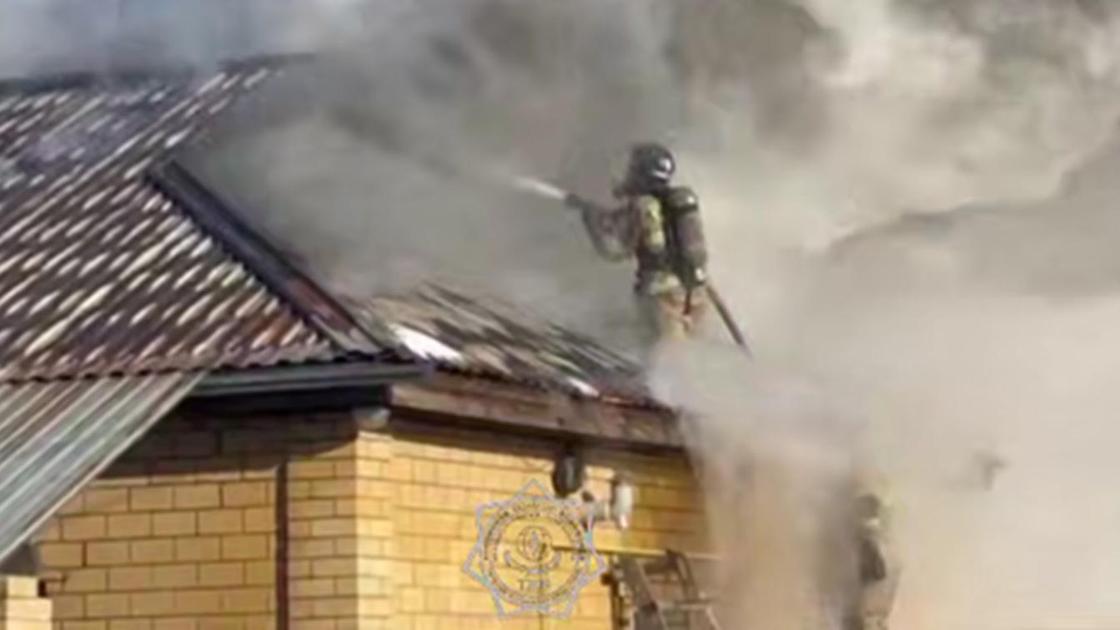 Пожар в частном доме в Астане