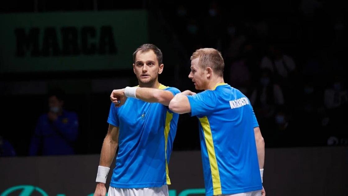 Теннисисты Александр Недовесов и Андрей Голубев