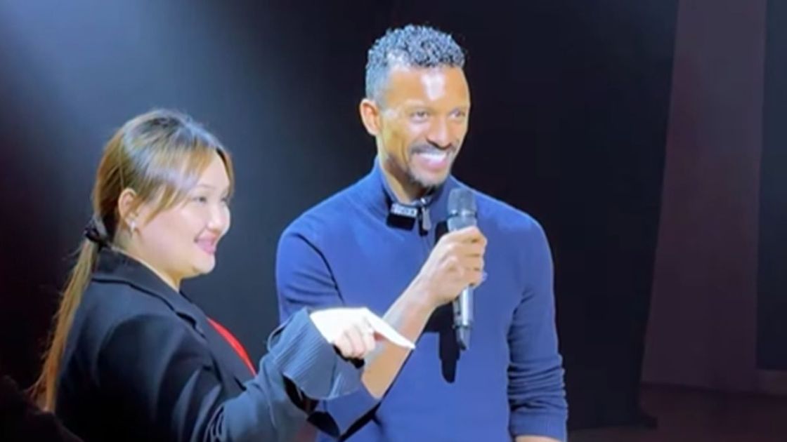 Луиш Нани Ақтөбедегі жас фанаттарымен