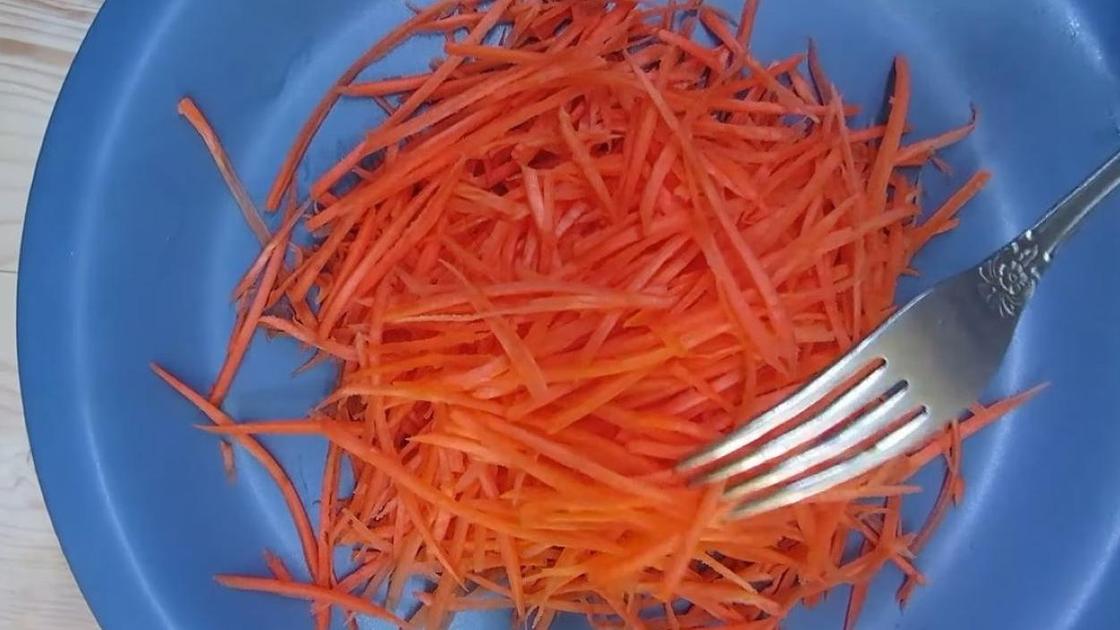 Морковь натерта
