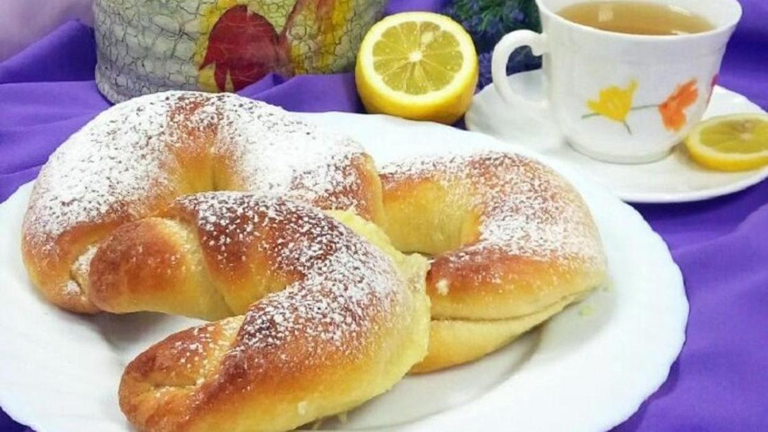 Рогалики с творогом и изюмом Рогалики с творогом и изюмом