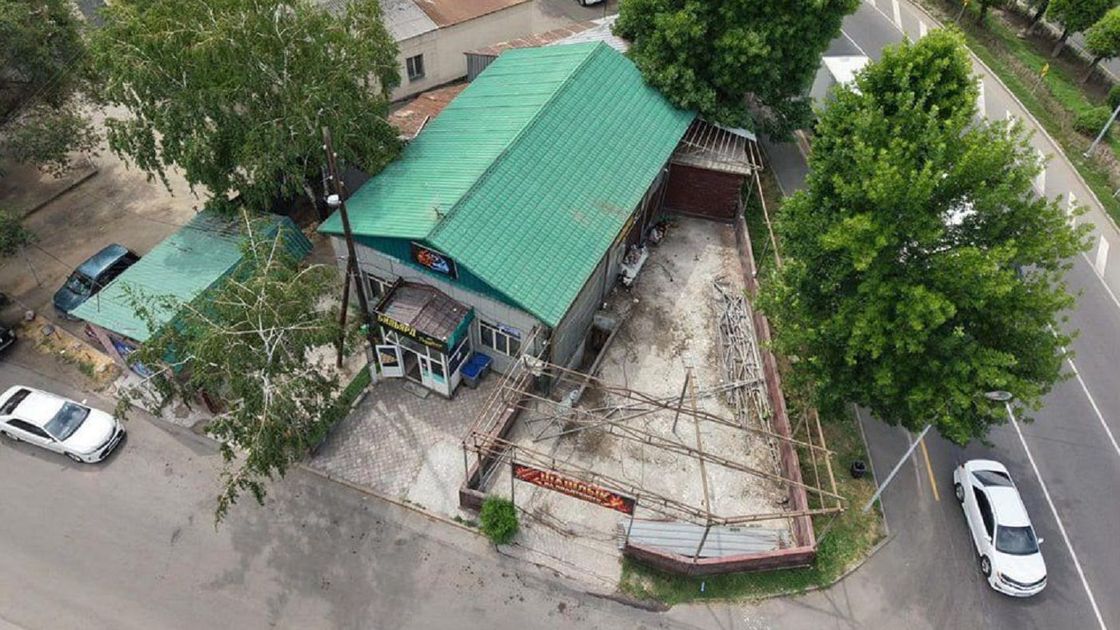 Кафе попало под снос